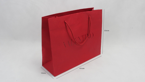 4C 6C Sacos de papel para vestuário com impressão offset deslumbrantes sacos de presente de papel vermelho com alças