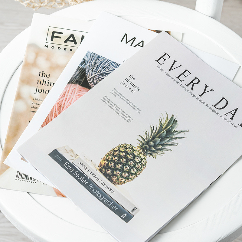 Laminação fosca brilhante Catálogo Impressão de revistas em cores Folhetos personalizados OEM